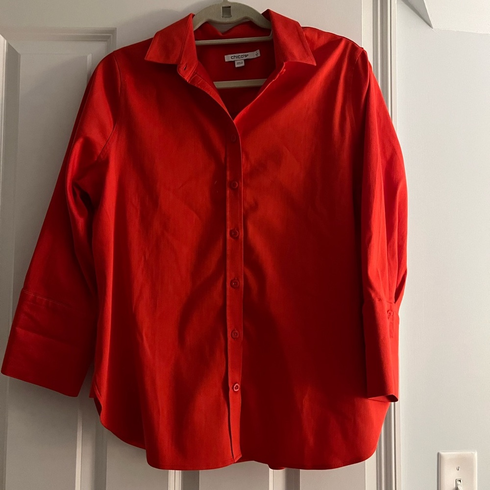Poppy colored button down. Chico’s size 1 (8-medium). Barely worn.